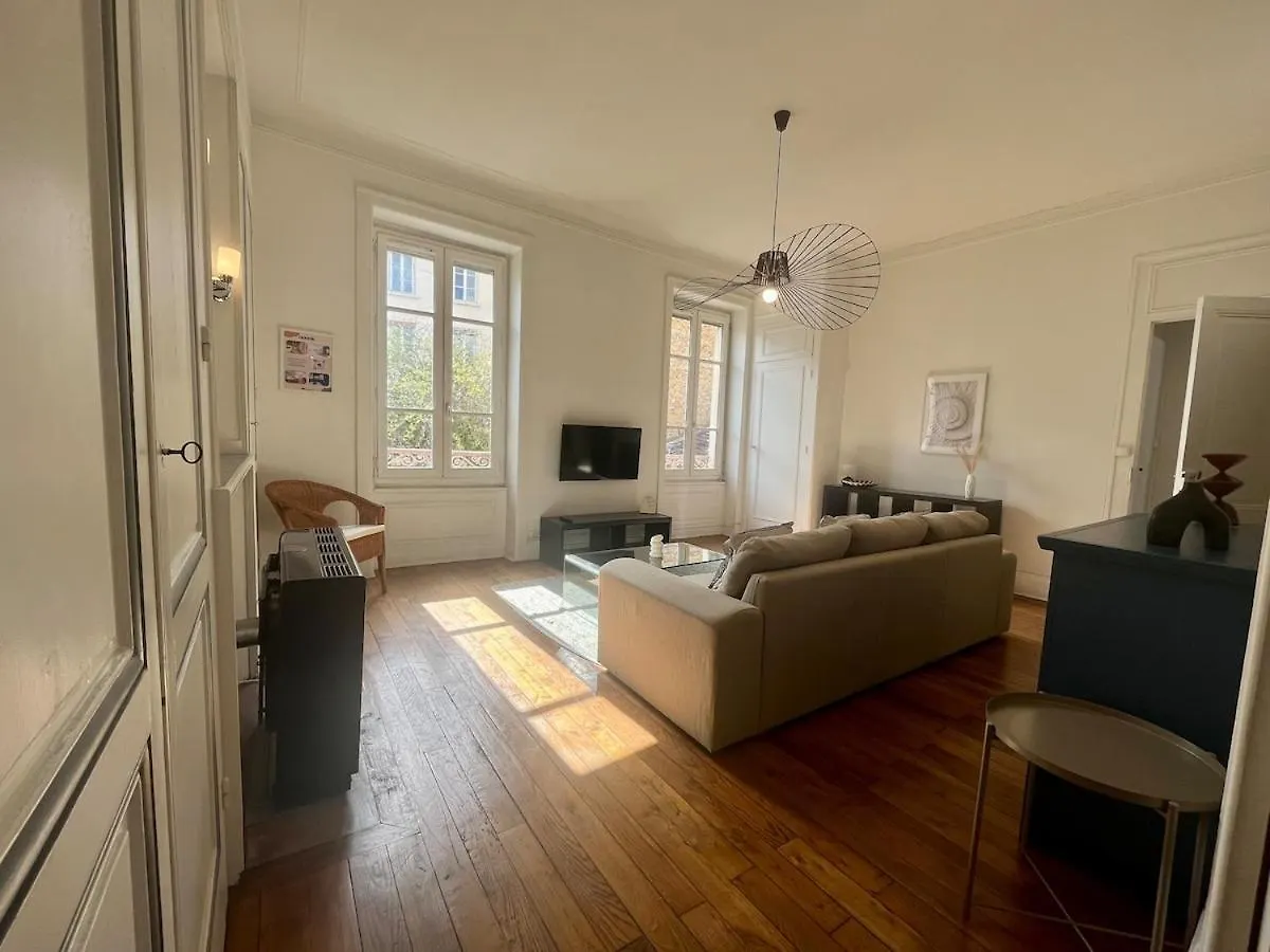 Suite Lavanni Lyon Apartment